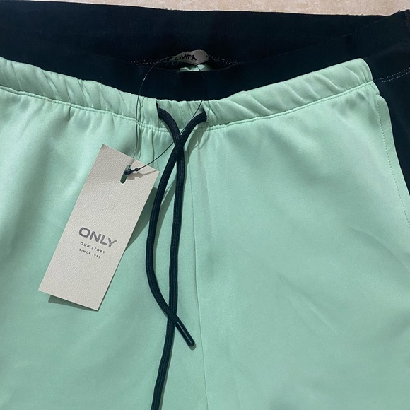 ONLY Play Women’s Dry-Fit Track Pants - Picture 6 of 8